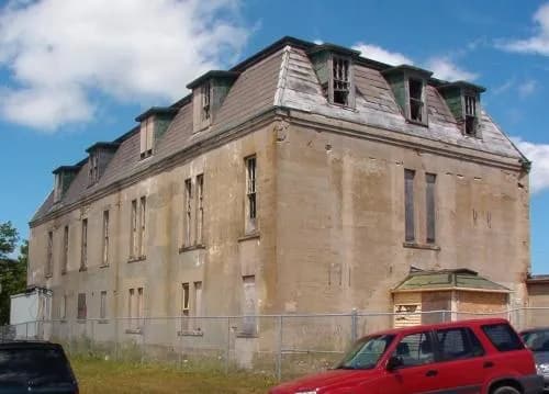 Exterior view of the southwest corner of the Military Hospital, located on the Old General Hospital site, St. John's, taken February 9, 2005.; HFNL 2005.